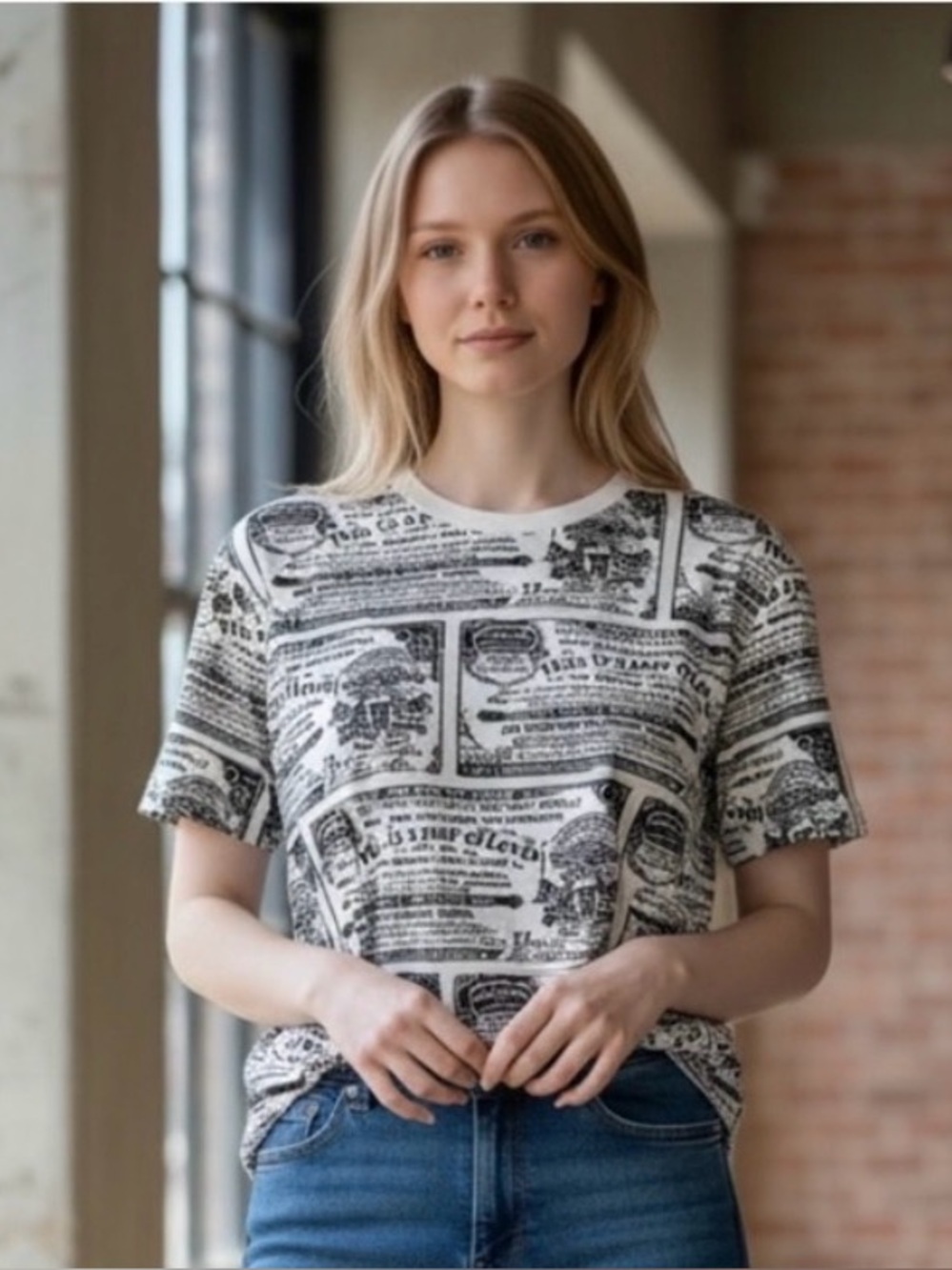 Levi's Casual Pullover Cream color T-shirt with Levi’s advertising
